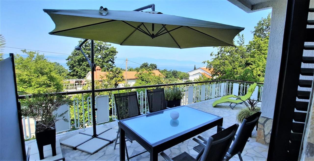 Apartments Martina Njivice Luaran gambar