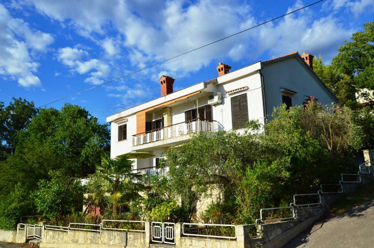 Apartments Martina Njivice Luaran gambar