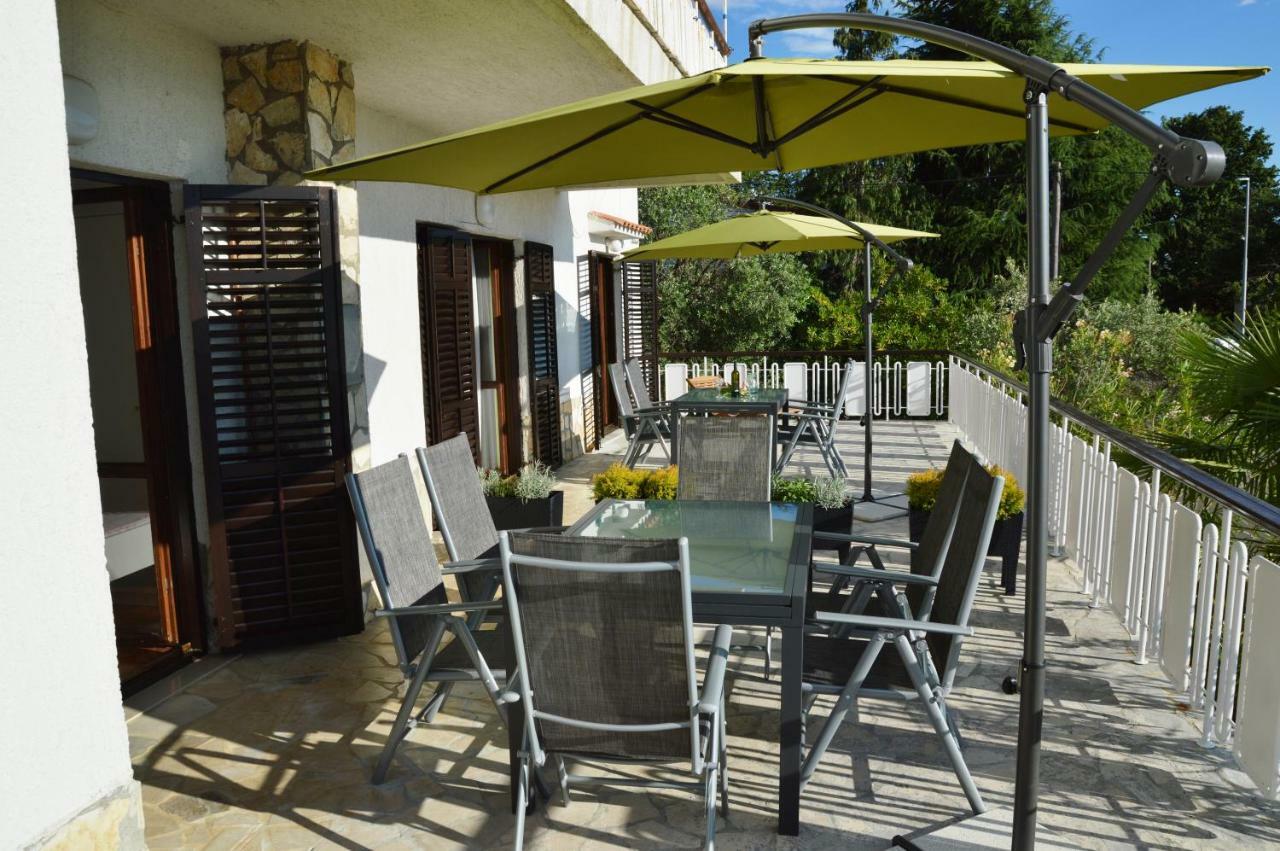 Apartments Martina Njivice Luaran gambar