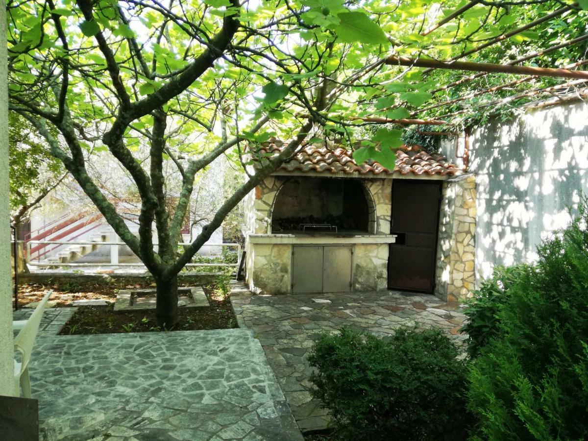 Apartments Martina Njivice Luaran gambar