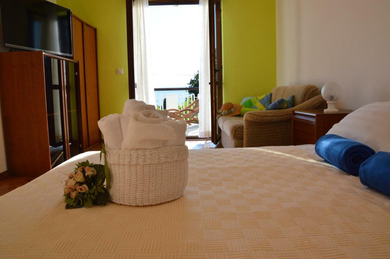 Apartments Martina Njivice Luaran gambar
