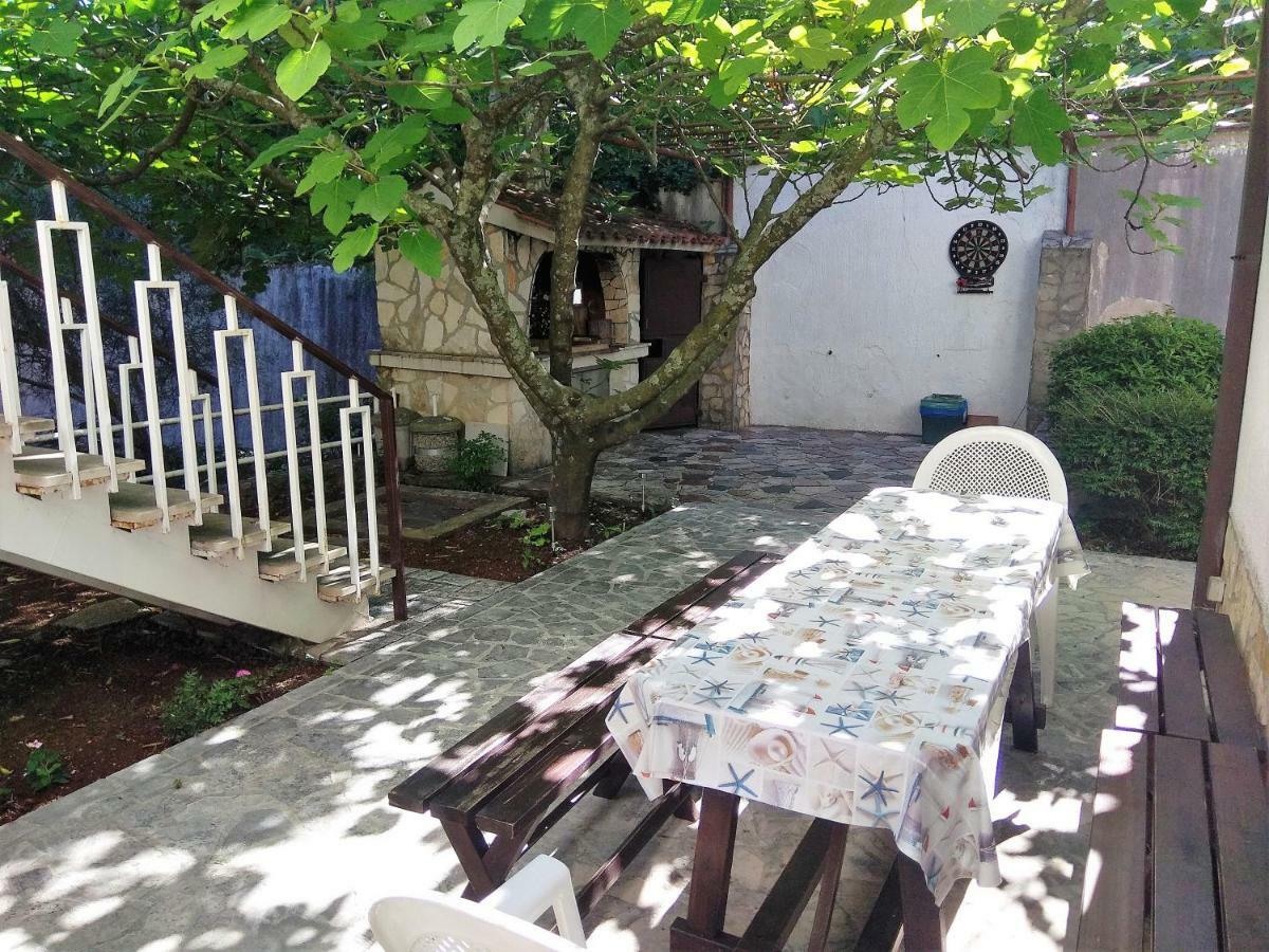 Apartments Martina Njivice Luaran gambar
